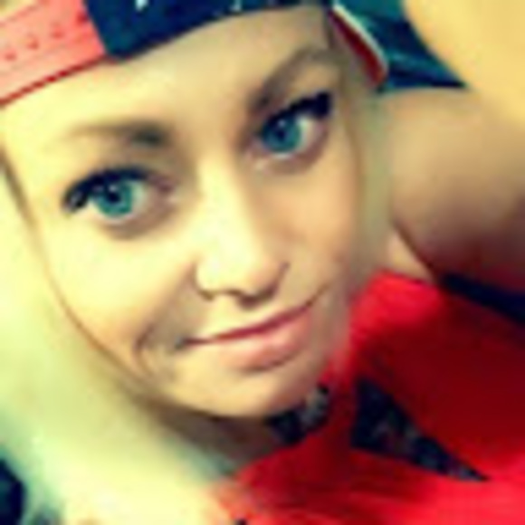 Meet your Posher, Christy - Picture 1 of 1